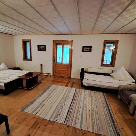 Casa Dintre Meri Пояна Марулуй Екстериор снимка