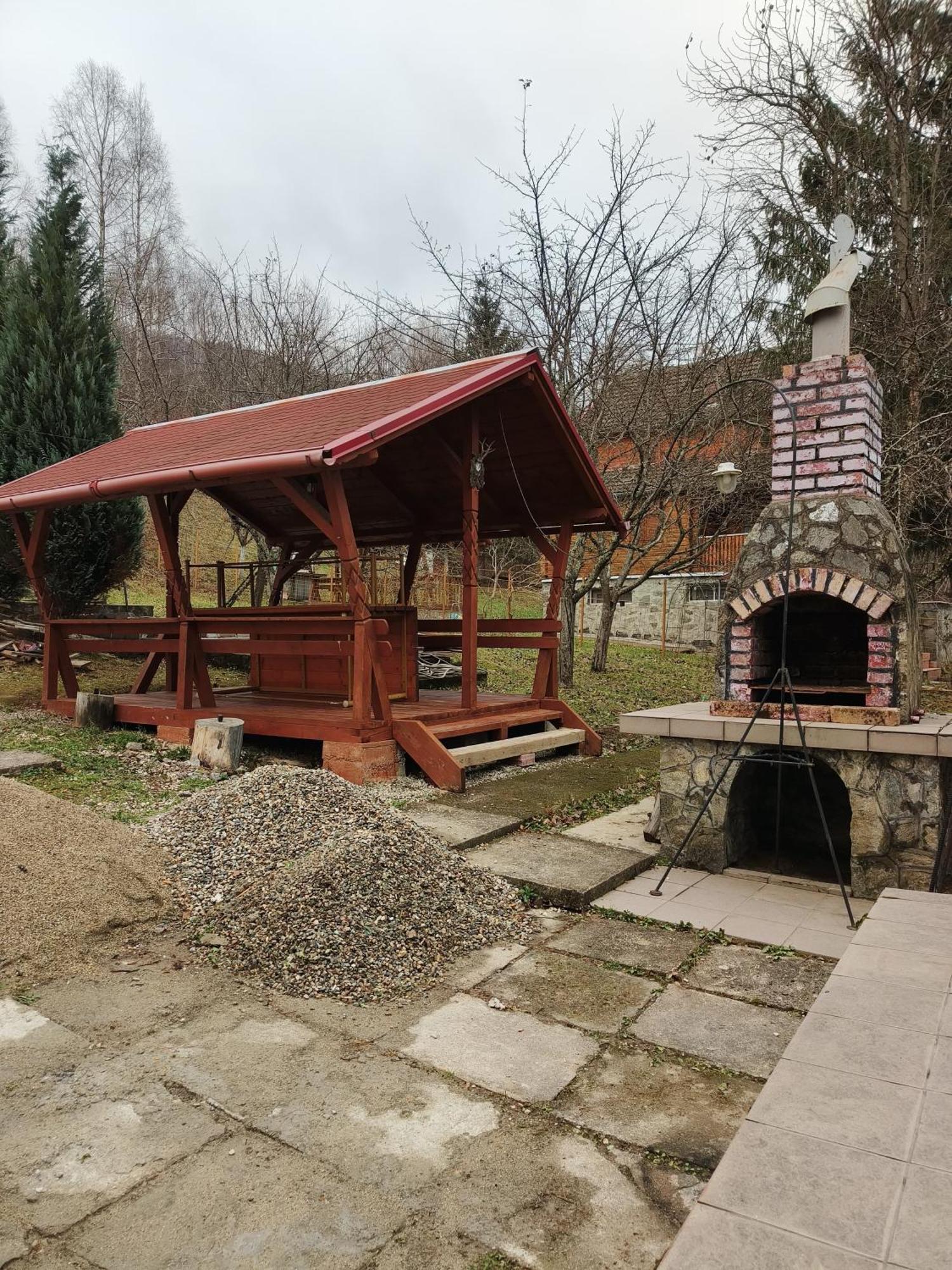 Casa Dintre Meri Пояна Марулуй Екстериор снимка