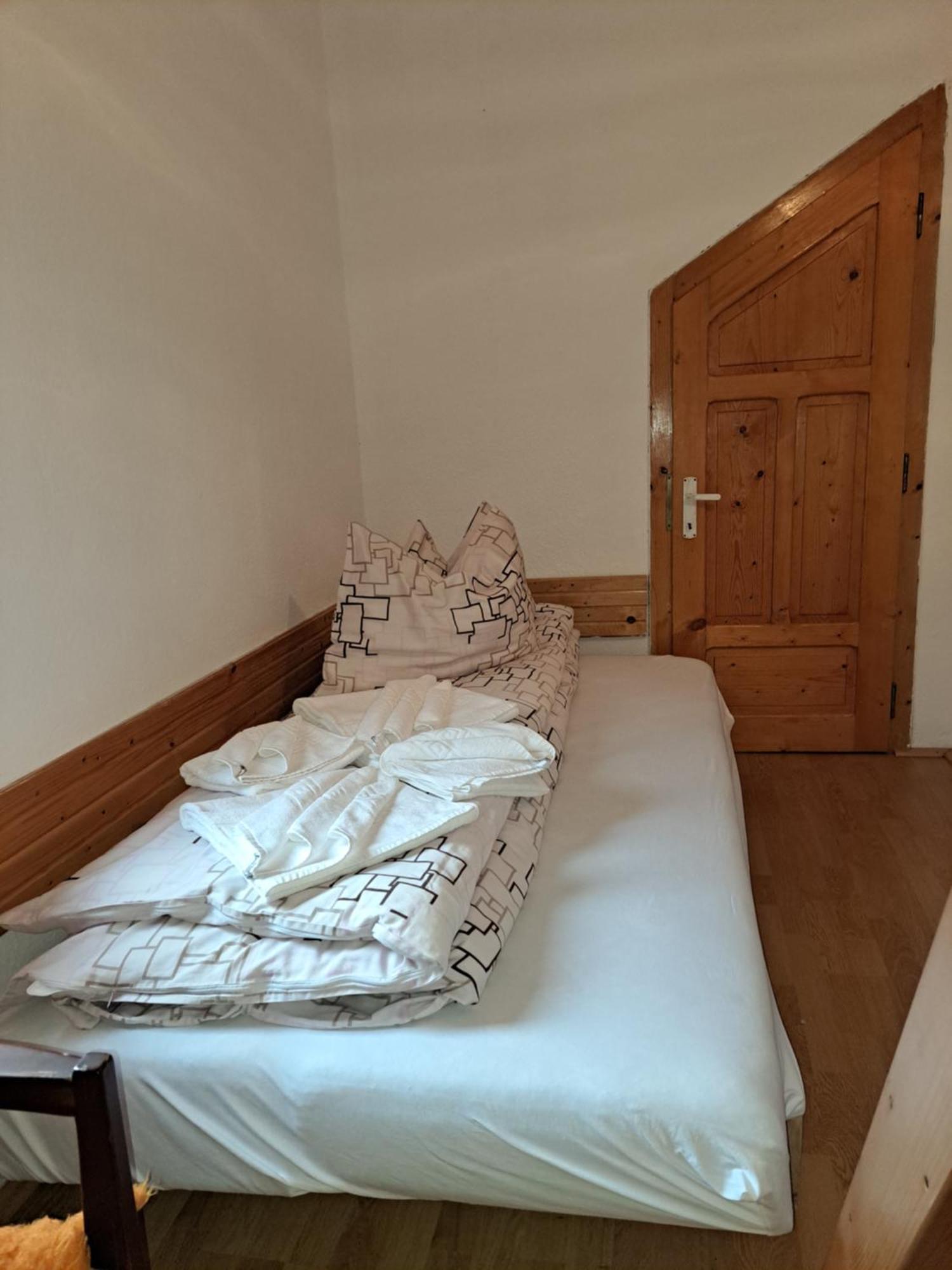 Casa Dintre Meri Пояна Марулуй Екстериор снимка